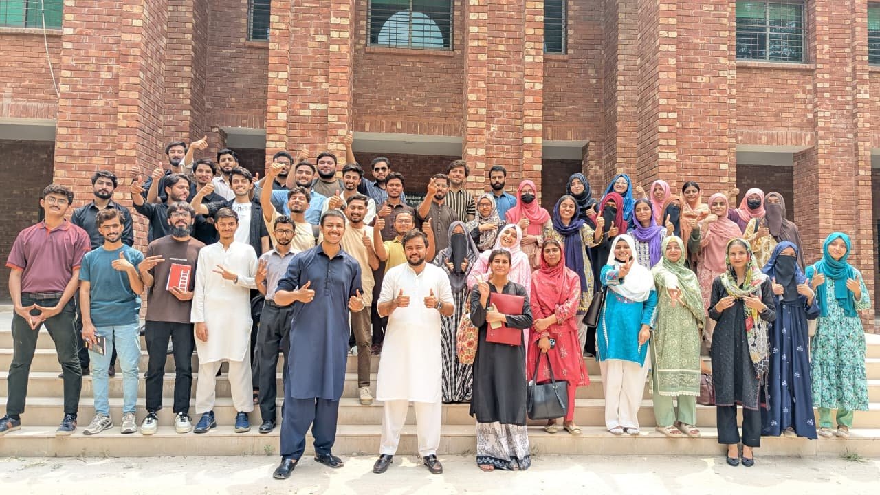 Batch cheering with thumbs up